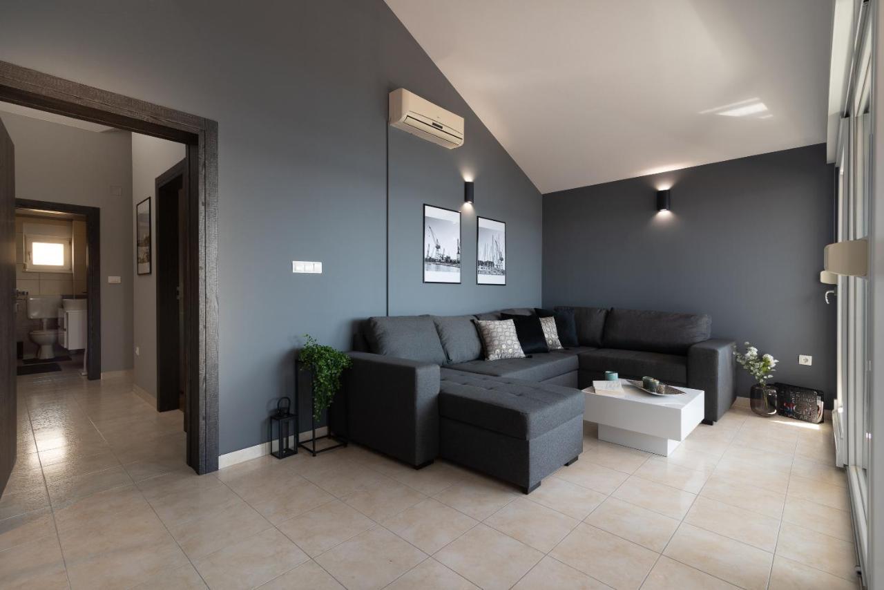 Apartment No. 8 Trogir Bagian luar foto