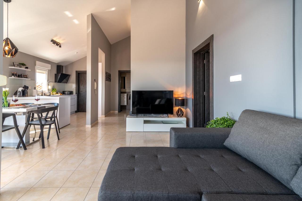 Apartment No. 8 Trogir Bagian luar foto