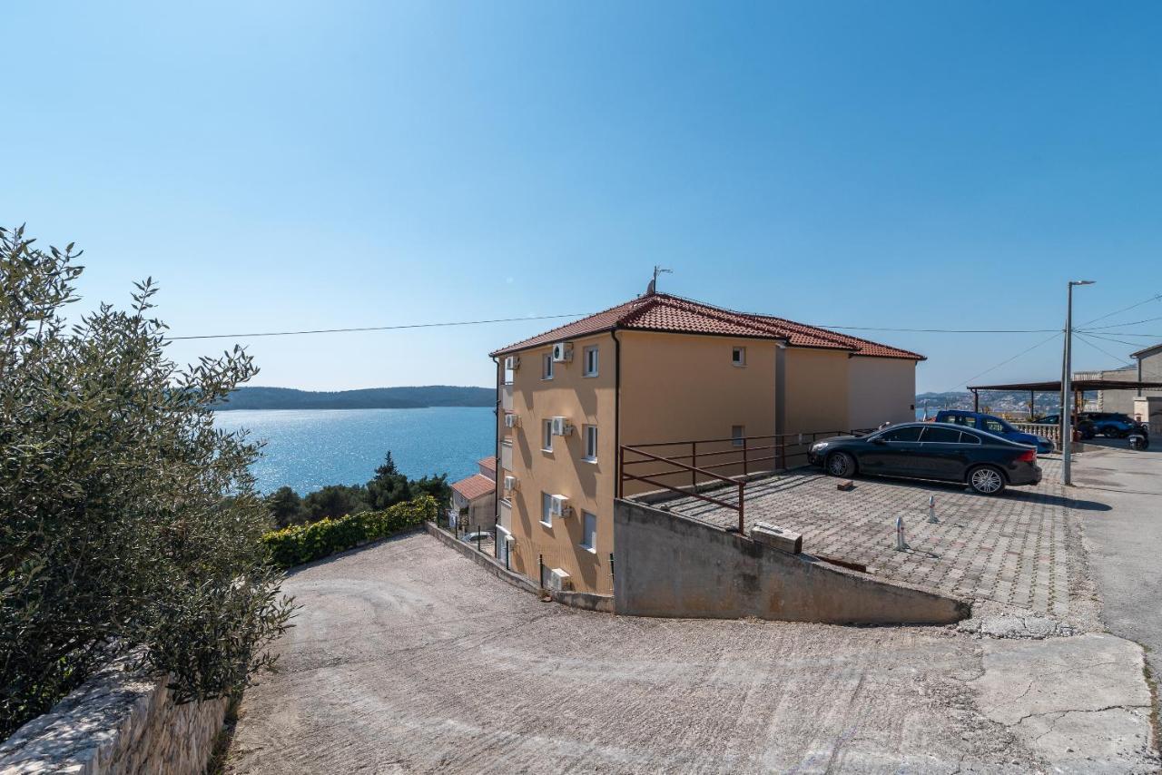 Apartment No. 8 Trogir Bagian luar foto